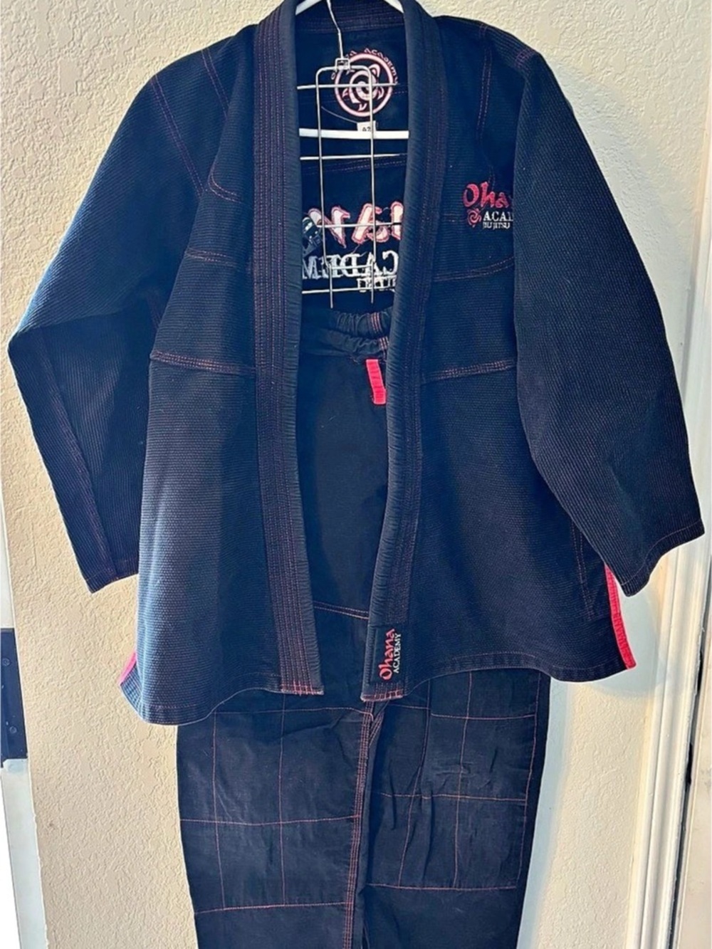 Ohana Academy BJJ Gi Size A2 - Unisex Black & Pink - VGUC